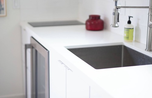 The Flats Apartment | Chic new guest suite studio with WiFi and AC in fabulous West Hollywood