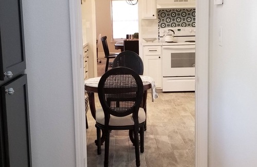 Acampo House | Chic New Home: Enjoy Fresh Air, Premium Wine Trail Location 3bd/2ba