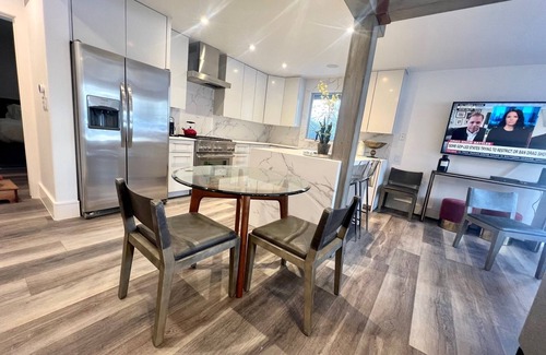 Aspen Condo | Chic new rehab near gondola, walk everywhere, fall in Aspen. Large 2BR 2 floors.