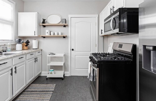 Meridian-Kessler House | Chic Newly Renovated Apt Stay for Indy500/GenCon