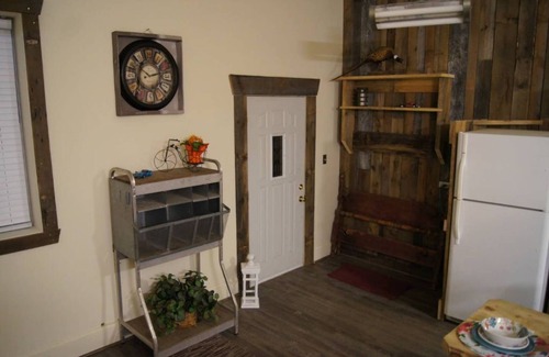 Bark River Apartment | Chic Nostalgic Apartment