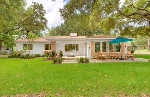 Biloxi House | Chic Ocean Springs Vacation Rental Near Downtown!