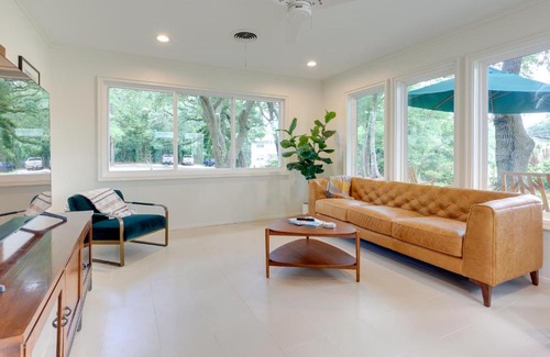 Biloxi House | Chic Ocean Springs Vacation Rental Near Downtown!
