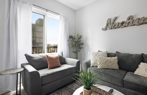 East Nashville Apartment | Chic on Main