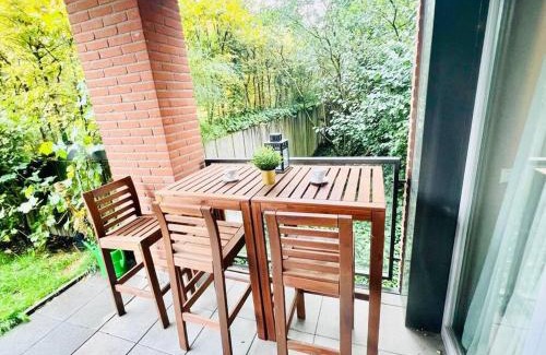 Neudorf-Weimershof Apartment | Chic one bedroom with parking&terrace-KIR22