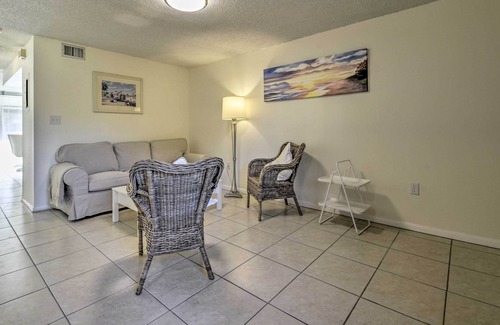 Ormond Beach House | Chic Ormond Beach Townhome w/ Grill & Shared Pool!