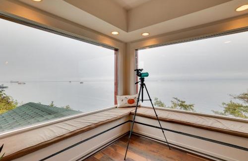 Port Angeles House | Chic Port Angeles Home with Oceanfront Balcony!