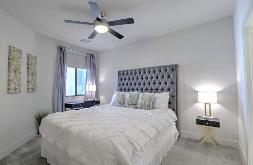 North Scottsdale Apartment | Chic, Relaxed, and Family-Ready G3021