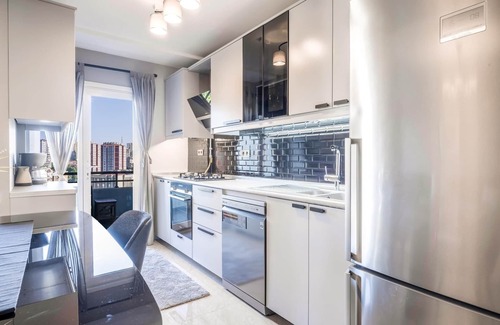 Kucukcekmece Apartment | Chic Residence 10 min to Mall of Istanbul