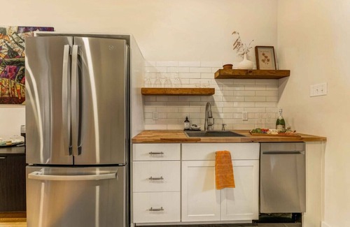 Stroudsburg Apartment | Chic Retreat Downtown Stroudsburg | 3BR+Sleeps 10