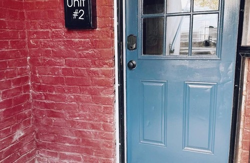 Eckington House | Chic Retreat Near Capitol Hill with Office Space & SoulCycle Bikennnnnnnn