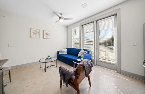 Fort Worth Apartment | Chic Retreat Poolside Comfort