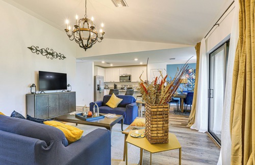 Biggar House | Chic Retreat w/Lanai in Fort Myers!