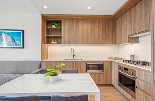 Downtown Chicago Apartment | Chic River North Retreat: Luxe Suites, Stunning Views, Steps from Chicago Life!