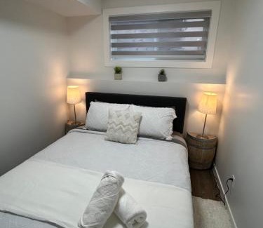 Southeast Calgary House | Chic Romantic3bed patio WIFI quiet retreat parking