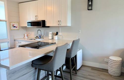 Foster Village Condo | Chic Salt Lake 2-Bedroom at Fairway Gardens | Pool