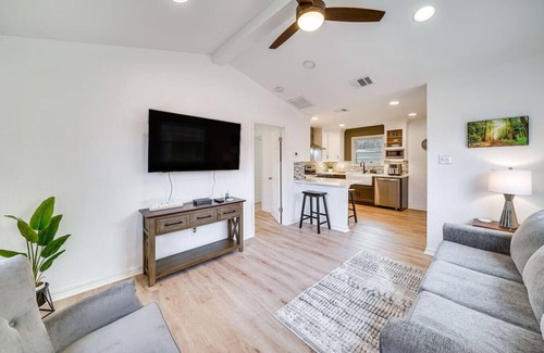 Northwest Los Angeles Heights Cottage | Chic San Antonio Cottage: 5 Miles to Downtown