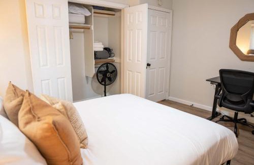 Hillcrest Apartment | Chic San Diego Apartment with Hot Tub & Workspace
