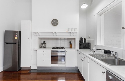 West Perth House | Chic Semi-Detached 2-Bed Home with Outdoor Dining