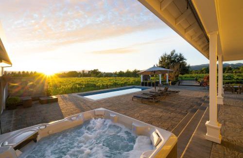 Sonoma House | Chic Sonoma Oasis w Pool Bocce Hot Tub Minutes to Downtown