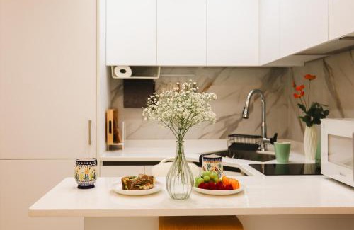 Hapjeong-dong Apartment | Chic Stay 합정역 10분이내 신축 # 엘리베이터 # 최대 8인