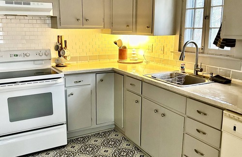 Noblesville House | Chic Stay in Downtown Noblesville! Close to Grand Park, Ruoff, & Wedding Venues