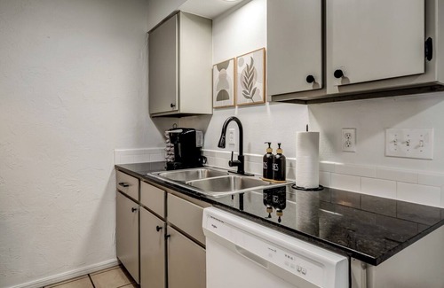 Stillwater Apartment | Chic Stay @ The Hub – WiFi+Parking w/Weekday Deal