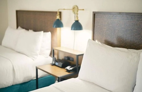 Downtown San Francisco Hotel | Chic Stay with Heated Pool, Steps from Union Square & Popular Attractions