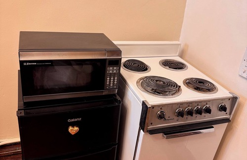 Harlem Apartment | Chic Studio apartment in Brownstone with WiFi. Very quiet building.