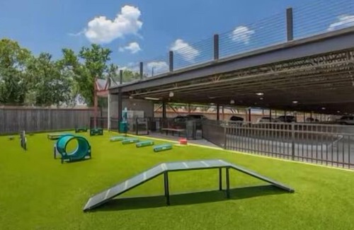 OST - South Union Apartment | Chic Studio Apartment with AC, WiFi, fitness room in Med Cntr Houston