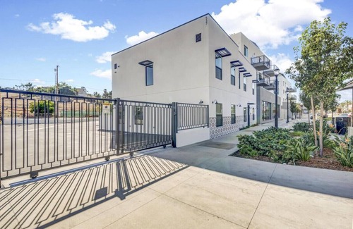 Vista Apartment | Chic Studio in Historic City Center, Near Carlsbad