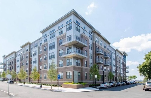 Central-Maverick Square - Paris Street House | Chic Studio | Kitchen | in-unit Washer/Dryer | near Boston Harbor | GLS