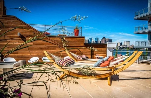 Central-Maverick Square - Paris Street House | Chic Studio | Kitchen | in-unit Washer/Dryer | near Boston Harbor | GLS