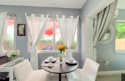 Sunrise Apartment | Chic Studio Near Amerant Arena and Shopping!