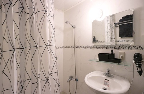 Kaohsiung City Centre Apartment | Chic studio room with everything you need