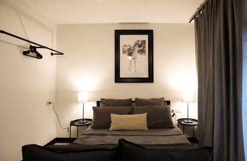 Kaohsiung City Centre Apartment | Chic studio room with everything you need