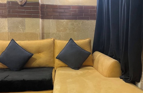 As-Sajil Apartment | Chic studio with WiFi and AC in awesome Cairo Governorate