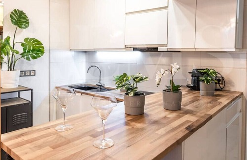 El Ejido Apartment | Chic Studio w/ Pool & Parking - Center