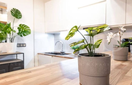 El Ejido Apartment | Chic Studio w/ Pool & Parking - Center