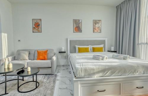 Al Hamra Village Apartment | Chic Studio with Lagoon Views Walk Beach and Golf