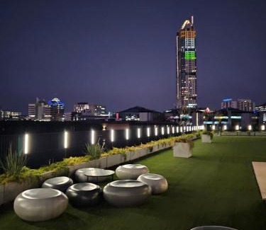 Sandown Apartment | Chic Studio with Panoramic Sandton Views