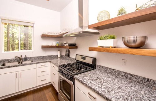 Flagstaff House | Chic & Stylish 4 BR, Newly Built Town-home, Perfect Location!