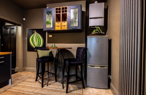 Walpole Apartment | Chic & Stylish Apartment | Olive 77