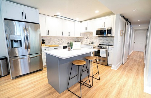 Carver City - Lincoln Gardens House | Chic & Stylish Central location