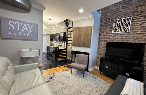 Park View House | CHIC Stylish Townhouse in DC - RARE