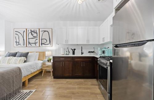 West Bronx Apartment | Chic Suite, Spacious Backyard BBQ & Game Setup