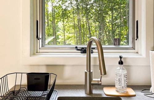Bloomville House | Chic Tiny House Hideaway | Peaceful Country Retreat