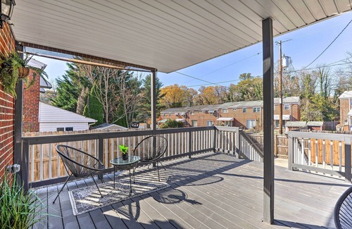 Beechfield Apartment | Chic Townhome w/Deck: 6 Mi to Dtwn Baltimore