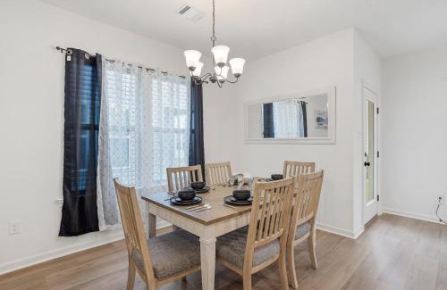 Highlands - Perkins House | Chic Townhouse by LSU