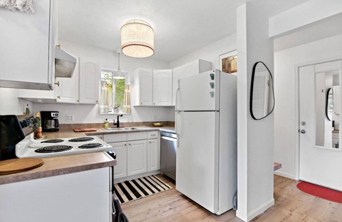 Spokane House | Chic Townhouse in Northtown